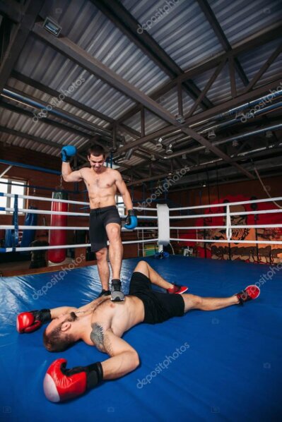 Jovens e adultos a treinar artes marciais na Arte Lusa